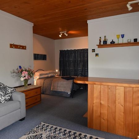 Olivista Bed & Breakfast Masterton Eksteriør bilde